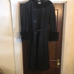 Vintage Hooded Donnybrook wool & faux fur black long coat w/belt,woman’s size 10